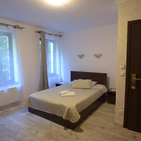 Hotel Dworek Zloty Rog I Restauracja 3*