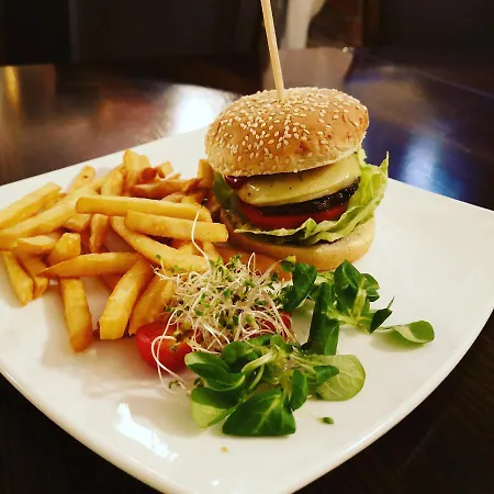 Dworek Zloty Rog I Restauracja