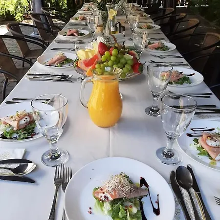 Dworek Zloty Rog I Restauracja ホテル 3*