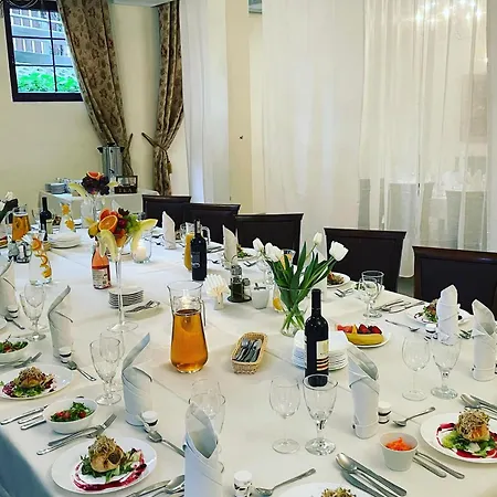 Hotel Dworek Zloty Rog I Restauracja 3*