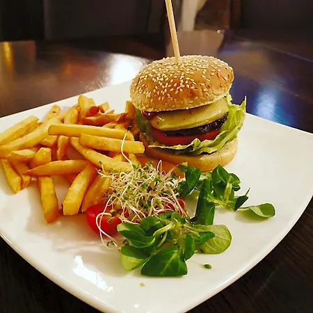 Dworek Zloty Rog I Restauracja