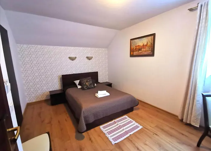 Dworek Zloty Rog I Restauracja 3*