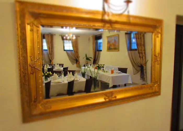 Dworek Zloty Rog I Restauracja Otel Krakow