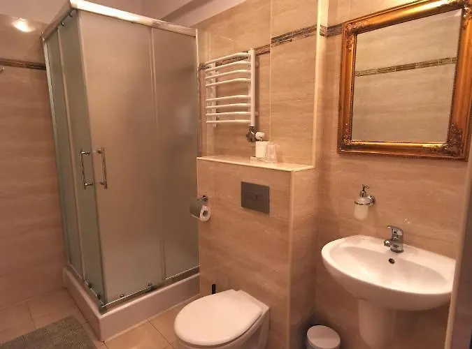 Otel Dworek Zloty Rog I Restauracja