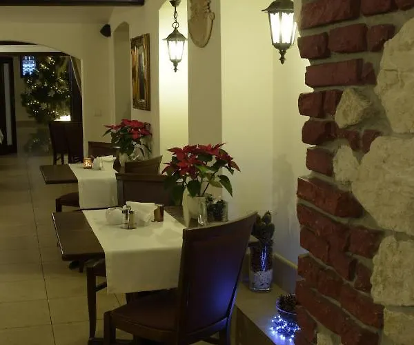 Dworek Zloty Rog I Restauracja 3*