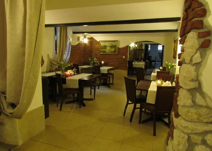 Dworek Zloty Rog I Restauracja