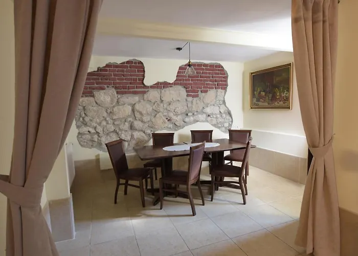 Dworek Zloty Rog I Restauracja 3*