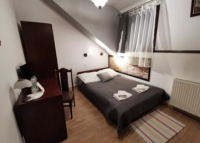 Otel Dworek Zloty Rog I Restauracja 3*