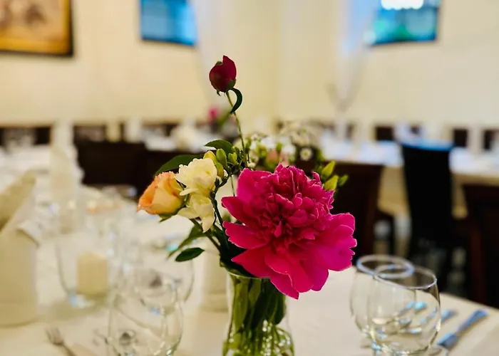 Otel Dworek Zloty Rog I Restauracja