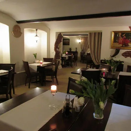 Dworek Zloty Rog I Restauracja 克拉科夫