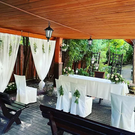 Dworek Zloty Rog I Restauracja Hotel 3*