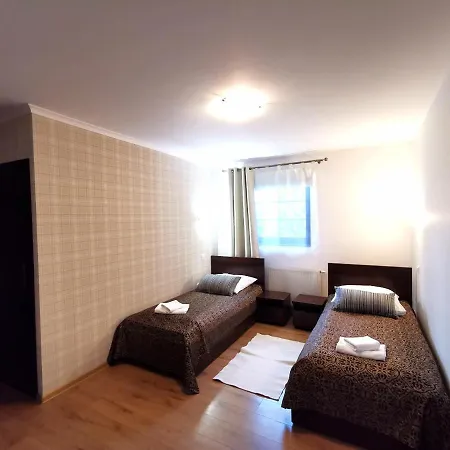 酒店 Dworek Zloty Rog I Restauracja 3*