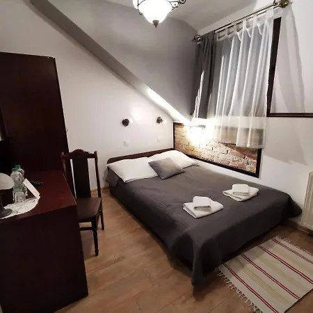 酒店 Dworek Zloty Rog I Restauracja 3*